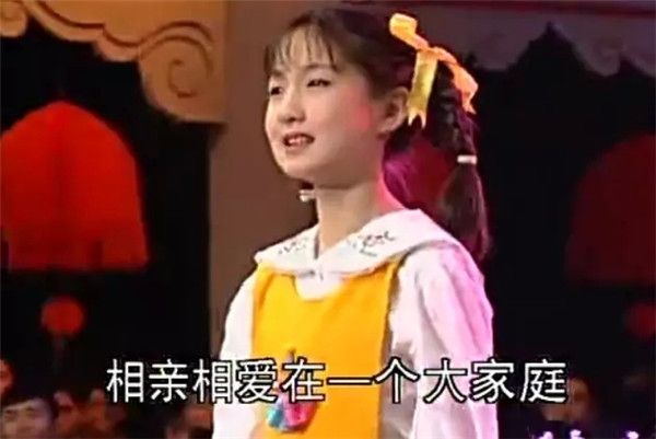 蒋小涵:《妈妈怀里的歌》演绎最美母爱      1993年春晚,年仅11岁的
