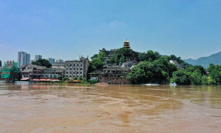 2020年8月18日重庆洪峰过境