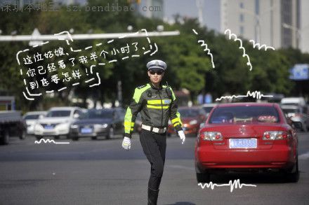 最帅交警成网红 各地交警玩"自拍"