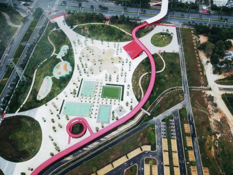 深圳红桥公园停车方便吗